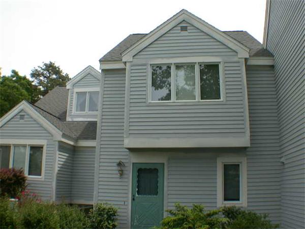 52 Howland Cir