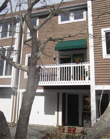 12 Greenridge Lane