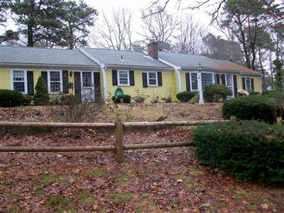 18  Ridgewood Dr,  Yarmouth, MA