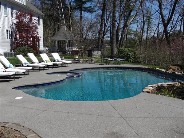 7 Overlook Dr