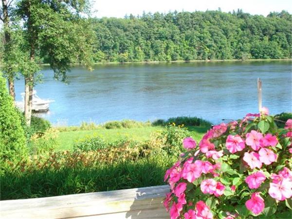  Amesbury MA Open Houses | Open Homes | CPC Open Houses, DIRECT RIVER FRONTAGE on the Merrimack River overlooking Maudsley State Park. Fe