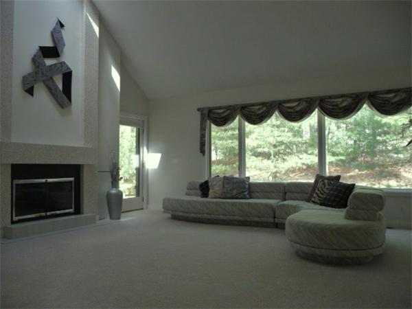 55 Apple Valley Dr