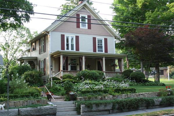 46 Adin St