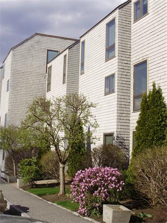 54 Brackett Pl