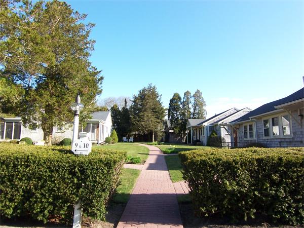 558 Craigville