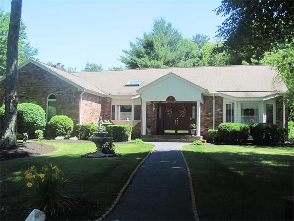 6 Woodlawn Circle