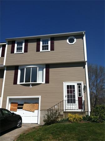 9 Meeting House Ln