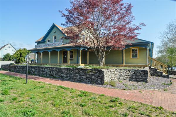 380 FALL RIVER AVE