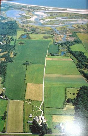 30 Allen's Neck Road