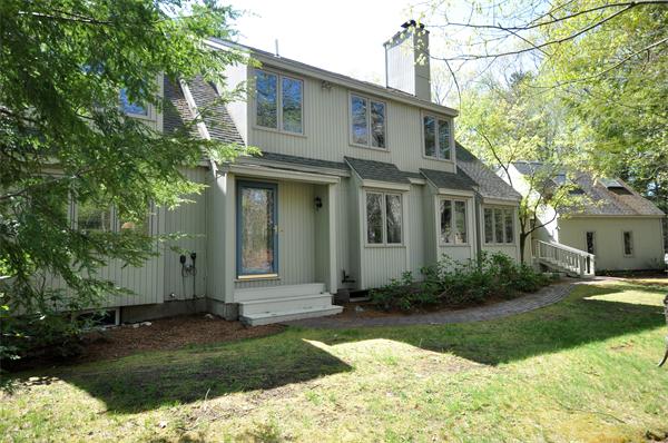 19 Fort Pond Rd