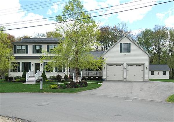 15 Cresthaven Drive