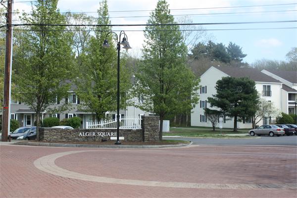 4 Village Brook Ln