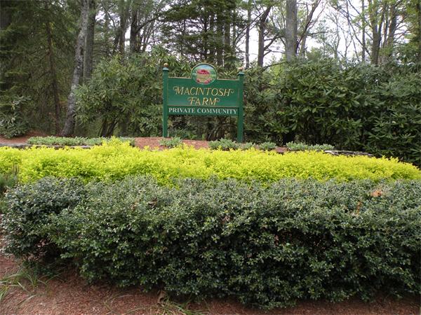 32 Apple Valley Drive