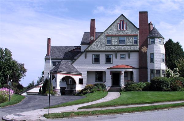 32 Belmont Ave