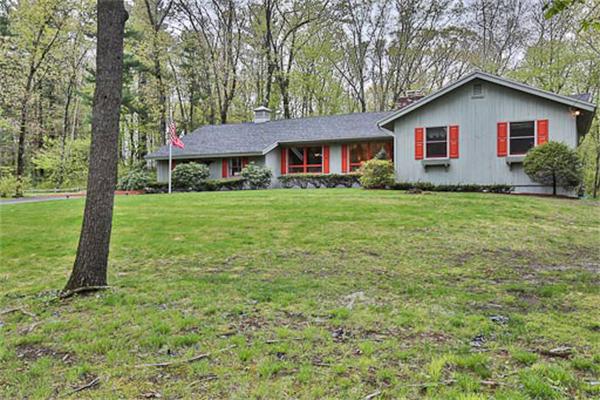  North Andover MA Open Houses | Open Homes | CPC Open Houses, OPEN SUN 12 - 1:30   SINGLE LEVEL LIVING! WALK TO OLD CENTER, PLAYGROUND,YOUTH C