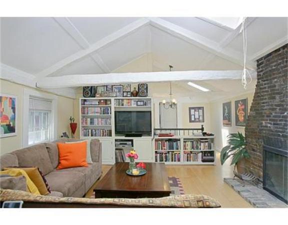 Lofts.com apartments, condos, coops, houses & commercial real estate - Beacon Hill Lofts (Condo)