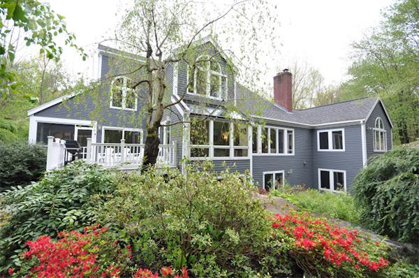 6 Breezy Point Rd