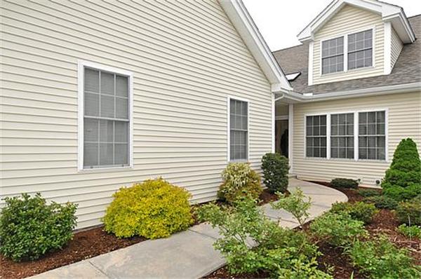 39 Cortland Grove Drive