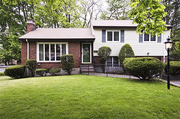  Medford MA Open Houses | Open Homes | CPC Open Houses, Lovely location, great neighbors, good commuting location to Boston bound buses.