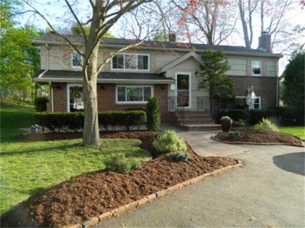  Beverly MA Open Houses | Open Homes | CPC Open Houses, Seller is hosting an open house. Please contact Lori at 978-766-5308 or 12blakes