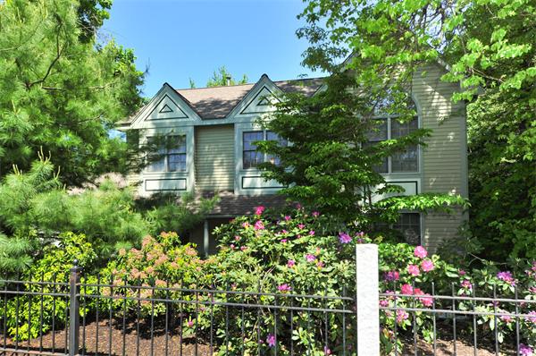 155 Newton St