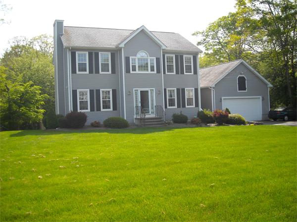 64 Hummingbird Ln