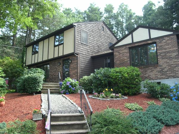 Robbart Ln, Boston, MA 02136