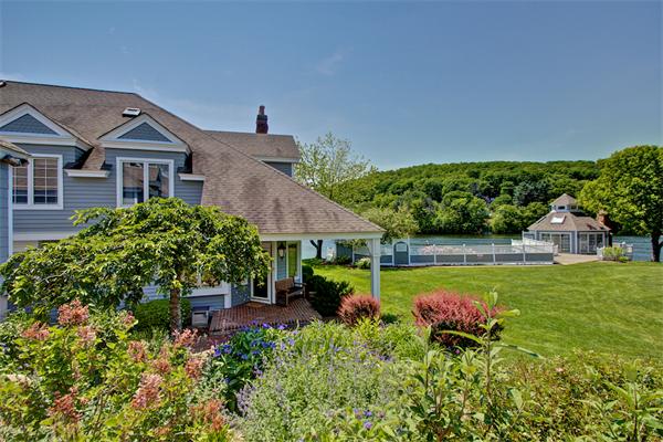 18 Eastern Point Dr