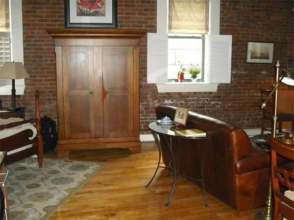 Lofts.com apartments, condos, coops, houses & commercial real estate - Lynn Lofts (Condo)