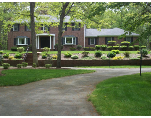225 Fairway Dr