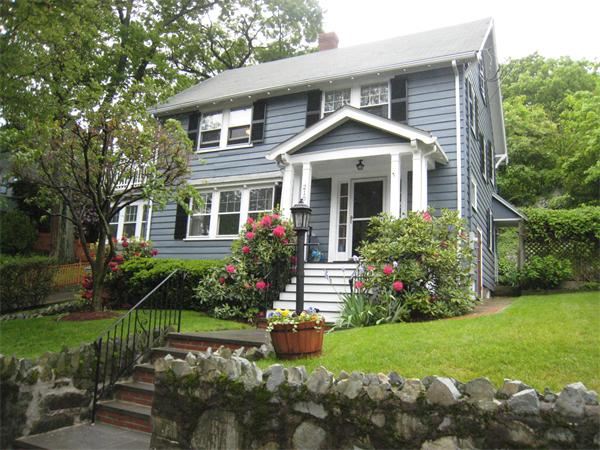 210 Hawthorne Street
