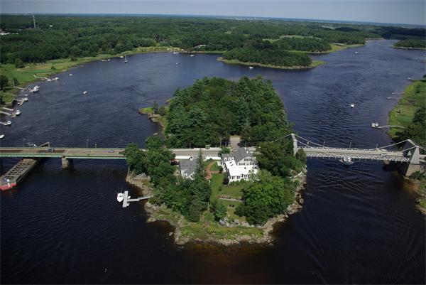 $749,900 - 2Br/3Ba -  for Sale in Amesbury