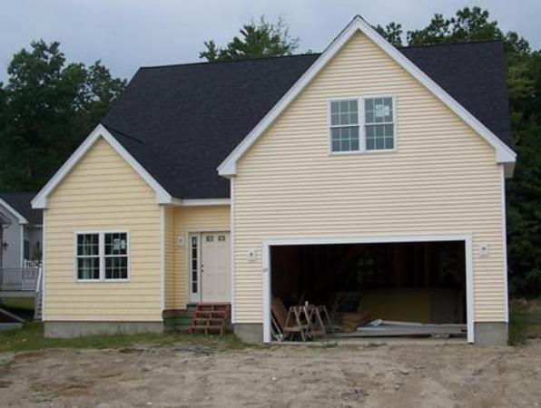 83  Dickens Lane,  Tyngsborough, MA