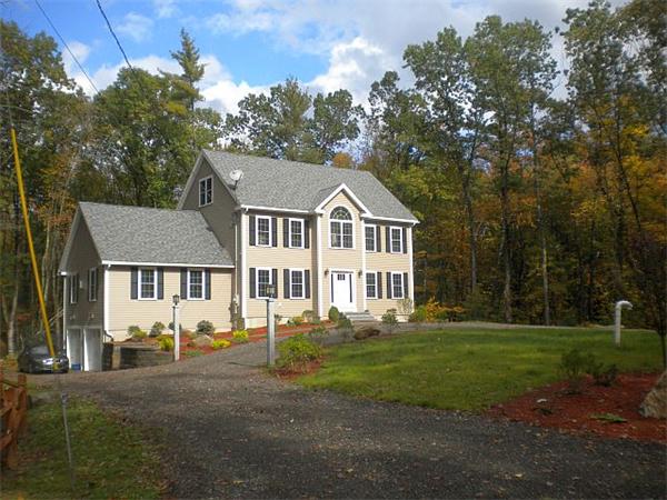 221 Hampstead Street, Methuen, MA