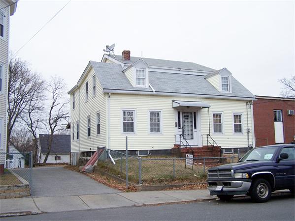 51  Collins St,  Lynn, MA