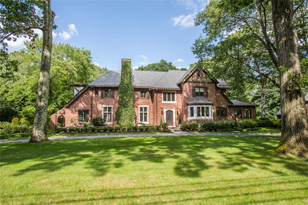 165  Cliff Rd,  Wellesley, MA