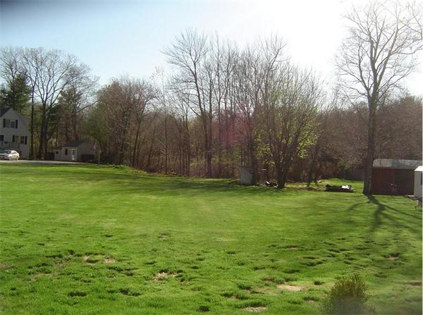 4  Pine Ave,  Tyngsborough, MA
