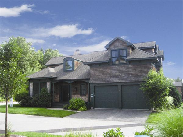 2  Clover Circle,  Dover, MA