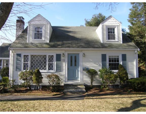 115 Chestnut St, Foxboro, MA 02035