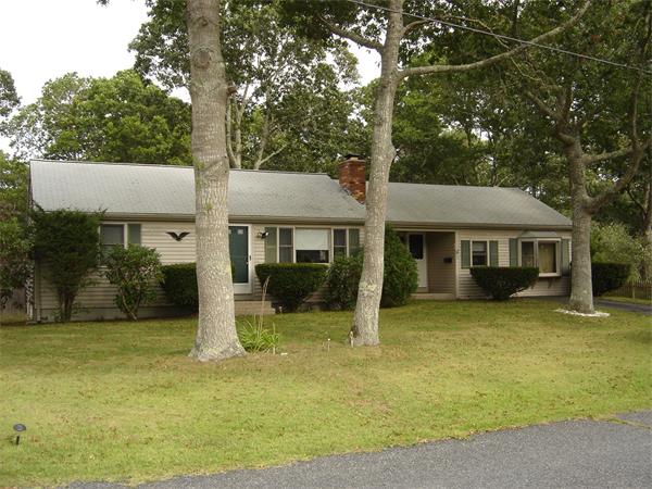 14 Sullivan Rd, Yarmouth, MA