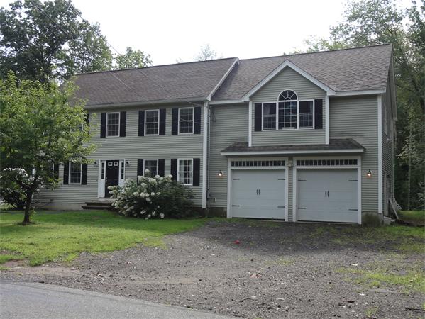 220  Rangeway Rd,  Billerica, MA