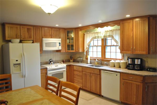 82 Captain Besse Rd, Yarmouth, MA