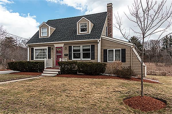 16 Plymouth Rd, Reading, MA