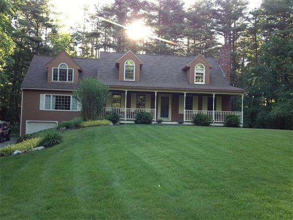 1  Woodland Drive,  Sandown, NH