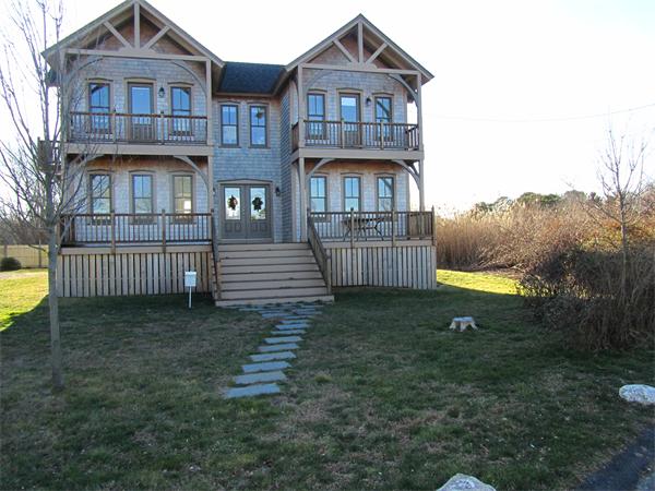 1 Dukes County Ave, Oak Bluffs, MA
