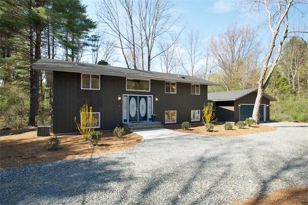 219  Concord Rd,  Lincoln, MA