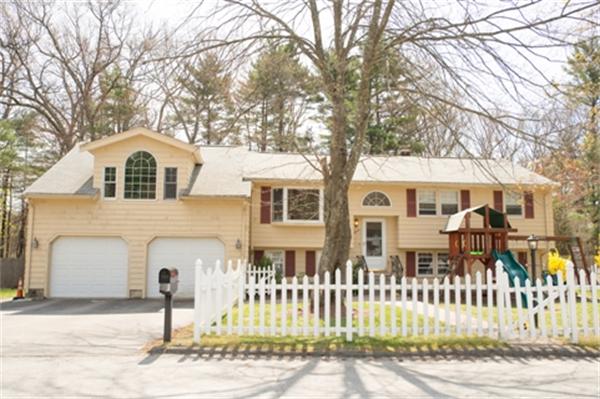 11  Sharon St,  Tewksbury, MA