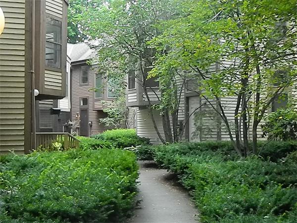 Lofts.com apartments, condos, coops, houses & commercial real estate - Cambridge Lofts (Apartment)