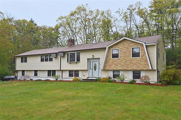 10  Robert Rd,  Tyngsborough, MA