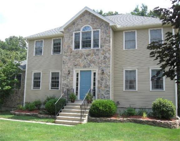 37  Bouffard Dr,  Marlborough, MA